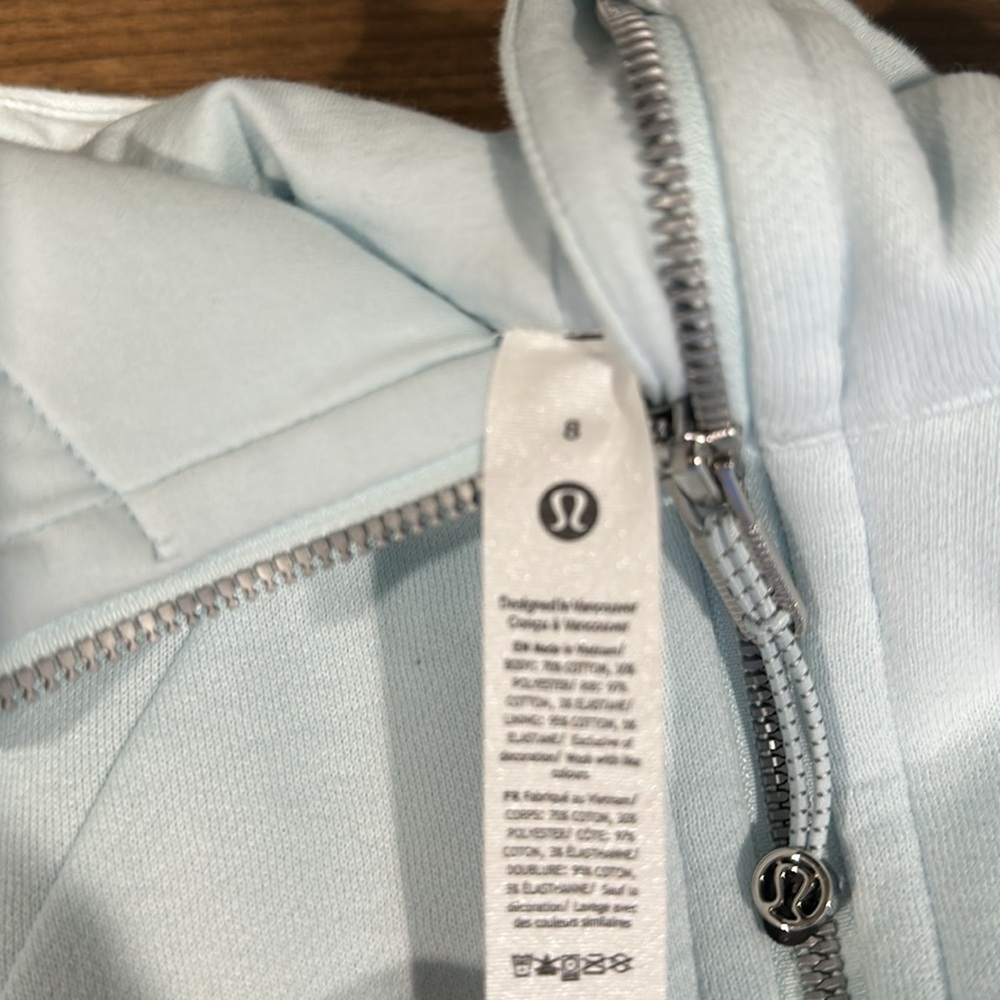 Lululemon - Picture 3 of 4